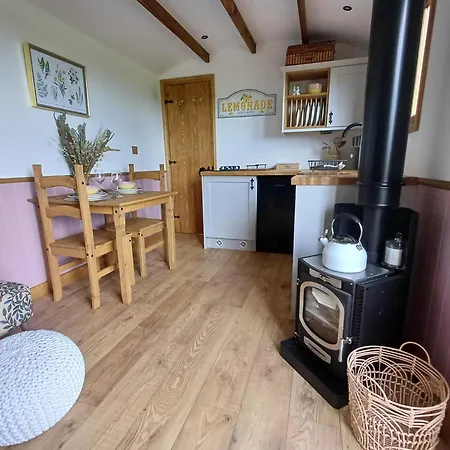 Luxury Retreat Near - Adults Only 3* York