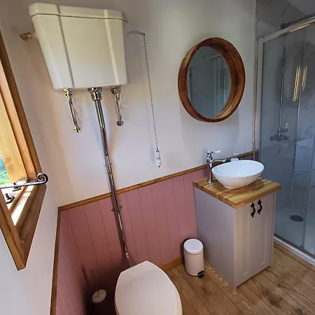 Luxury Retreat Near - Adults Only 3* York