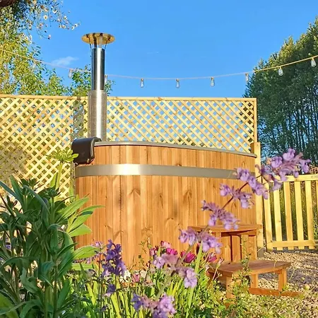 Hotel Luxury Retreat Near - Adults Only 3*