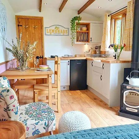 Luxury Retreat Near - Adults Only 3* York