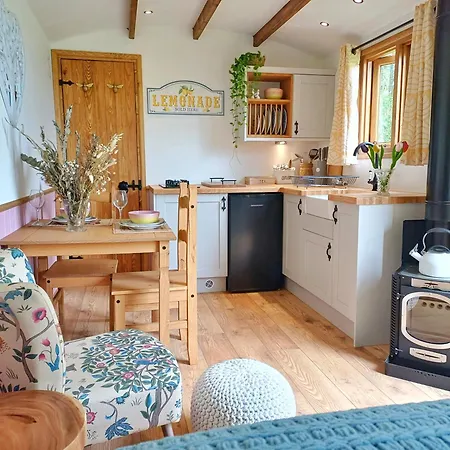 Luxury Retreat Near - Adults Only York